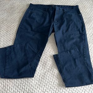 Men’s Alfani lightweight denim pant. Size 38x32